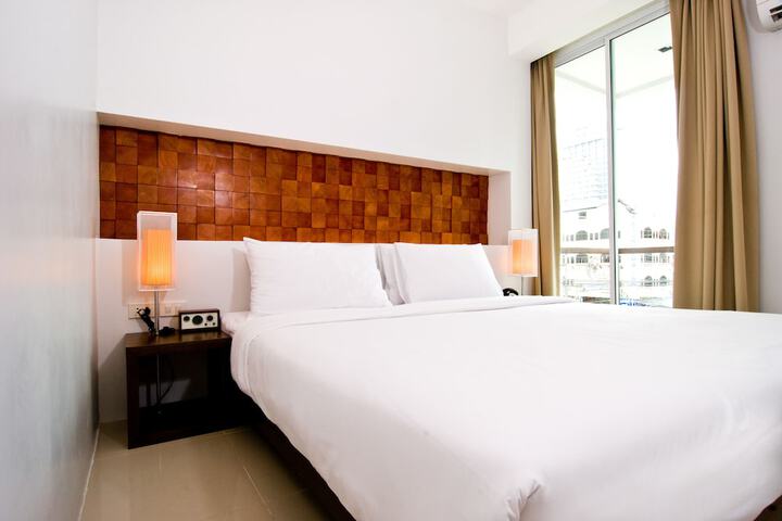 Room 20 of 33