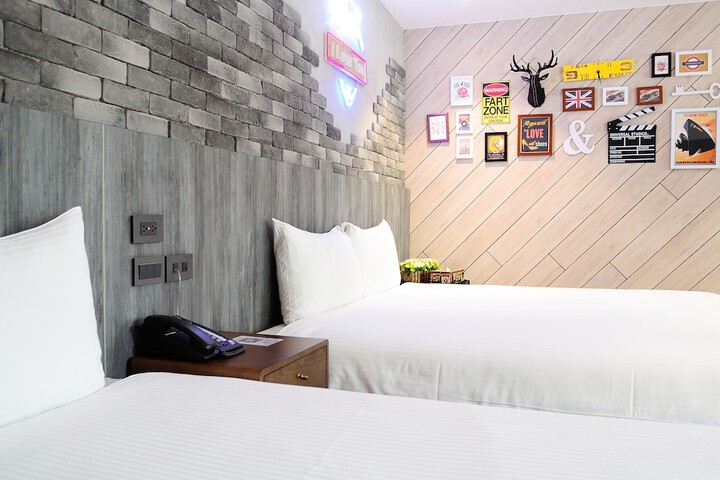 Room 70 of 119