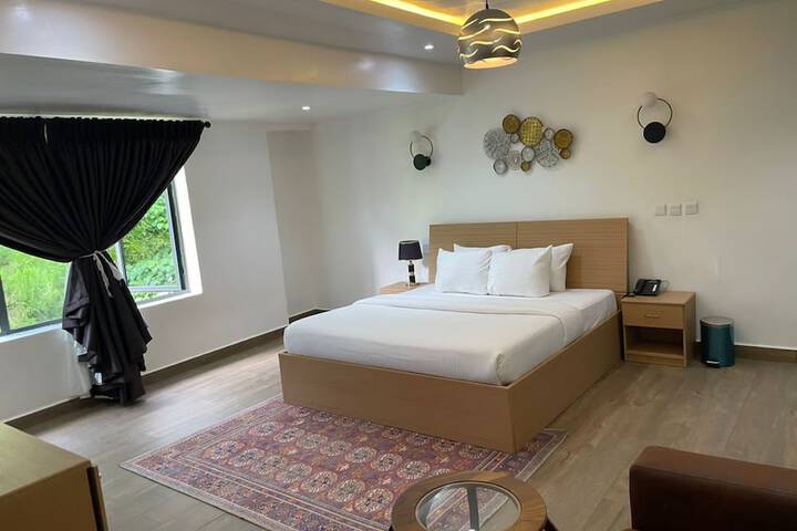 Room 8 of 40