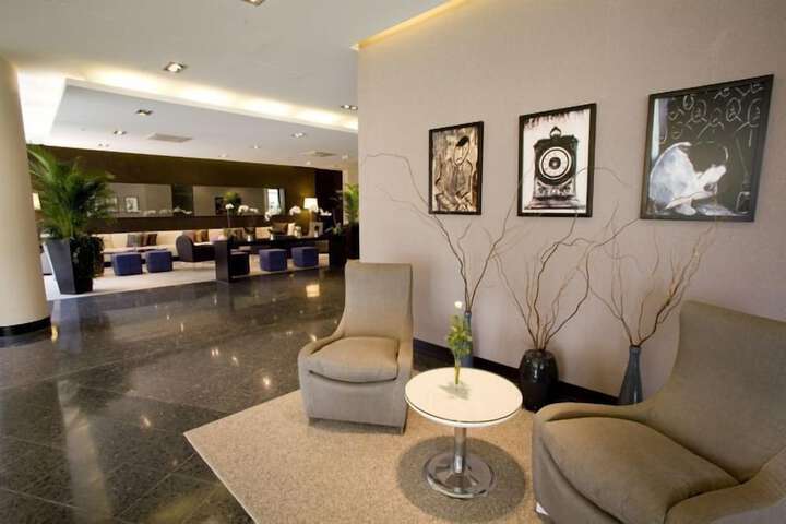 Entrance & Lobby