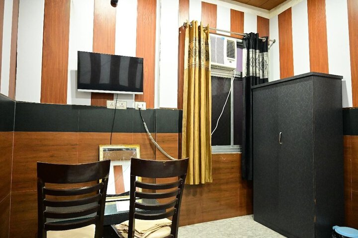 Room 3 of 21