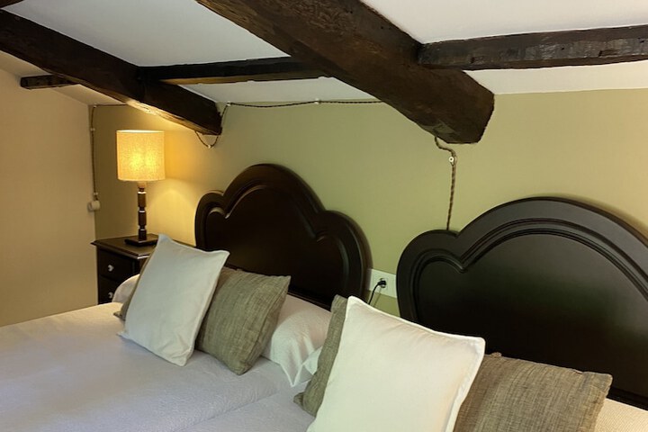 Room 7 of 37