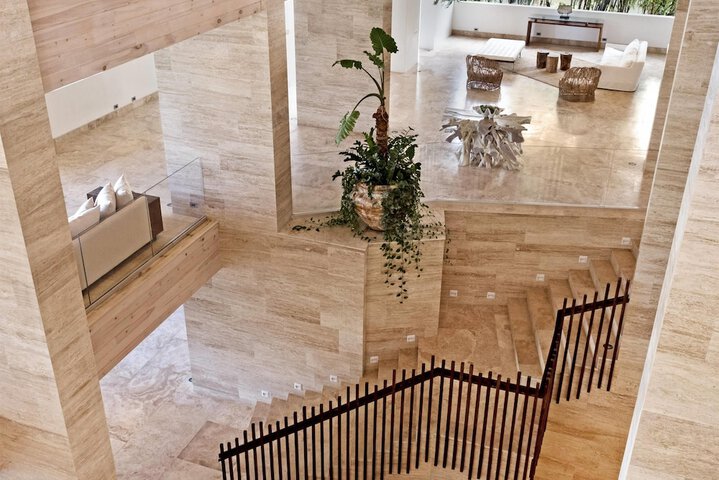 Hotel Interior 4 of 160