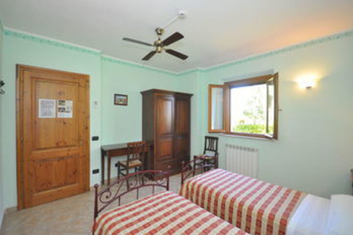 Room 10 of 43