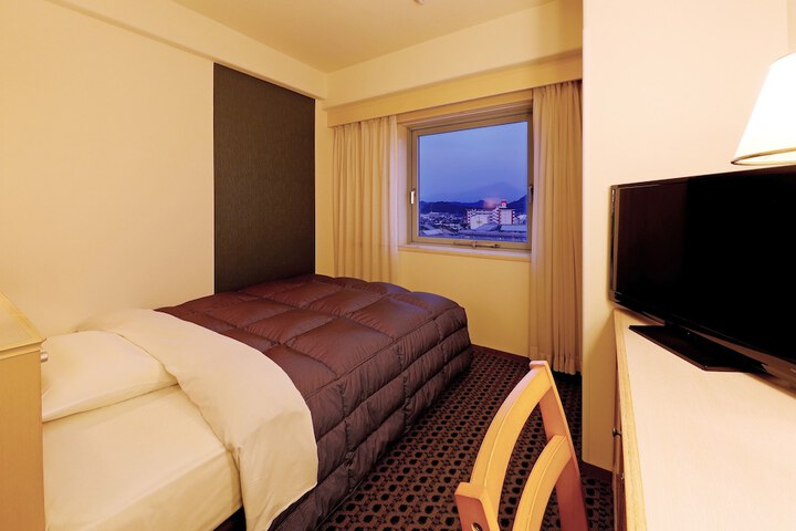 Room 16 of 50