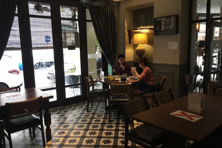 Dining 40 of 63