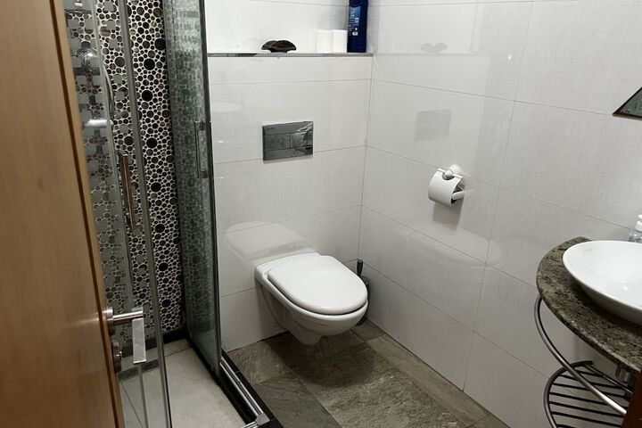 Room 43 of 47