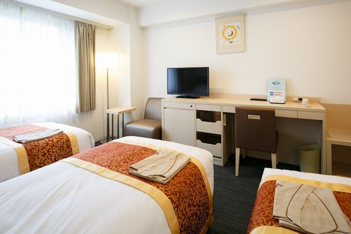 Room 6 of 37