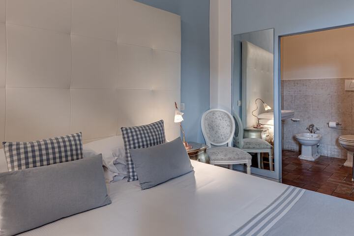 Room 21 of 157