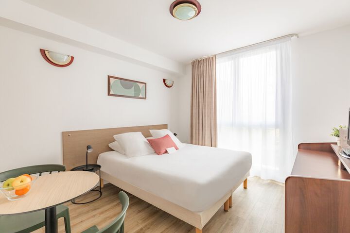 Room 12 of 33