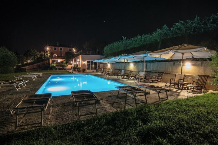 Hotel Pool