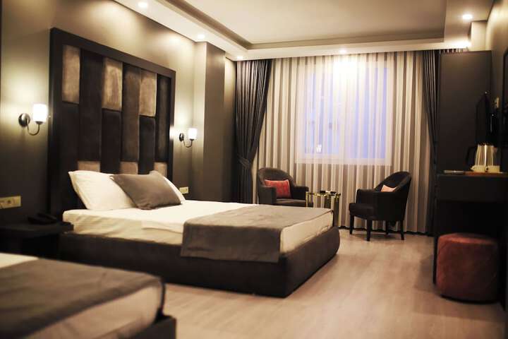 Room 8 of 31