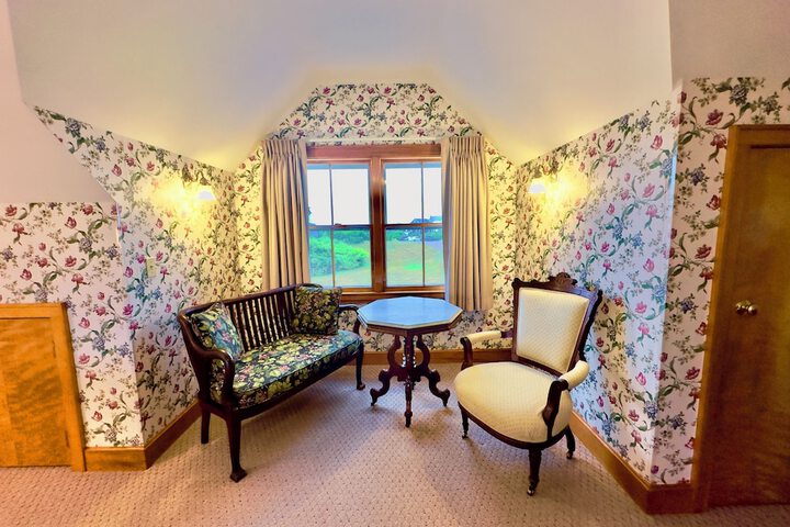 Room 41 of 100