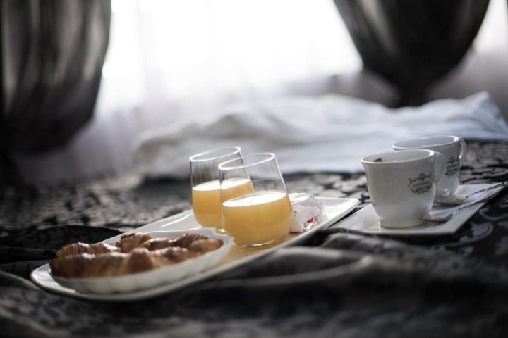 Breakfast/Coffee Service 35 of 37