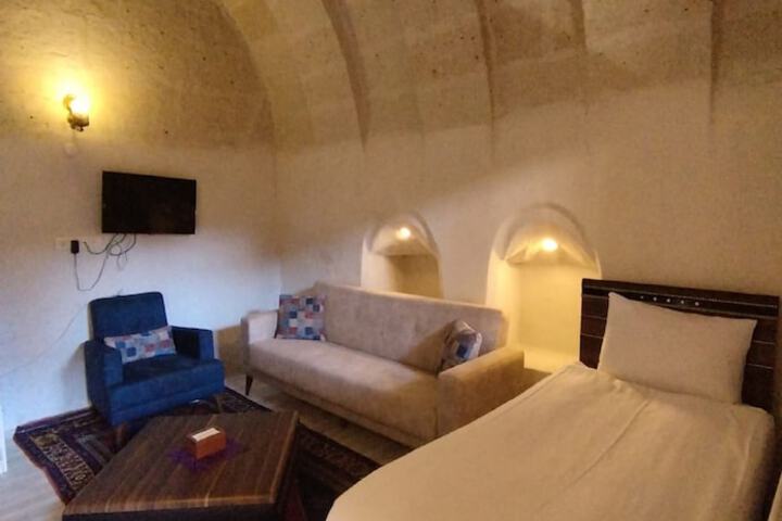 Room 12 of 78