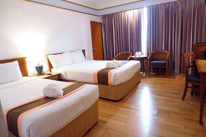 Room 8 of 95