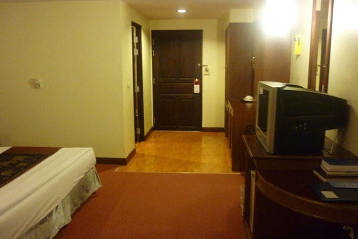 Room 7 of 15