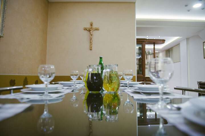 Dining 63 of 103