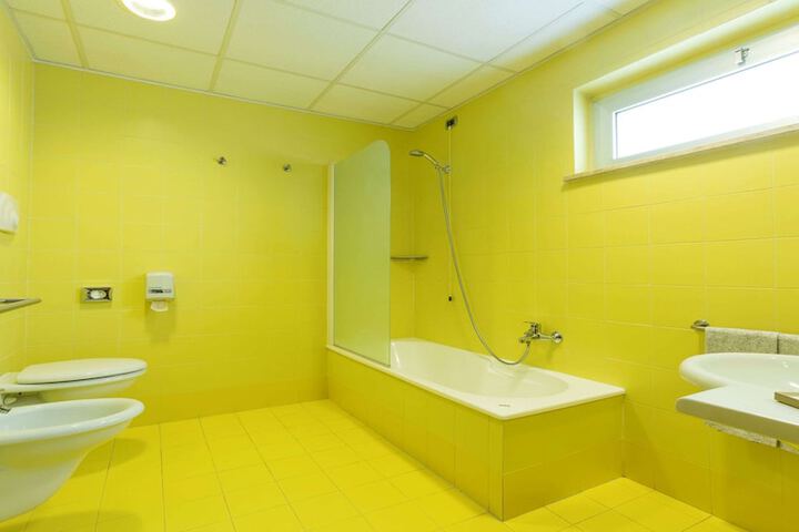 Room 47 of 80