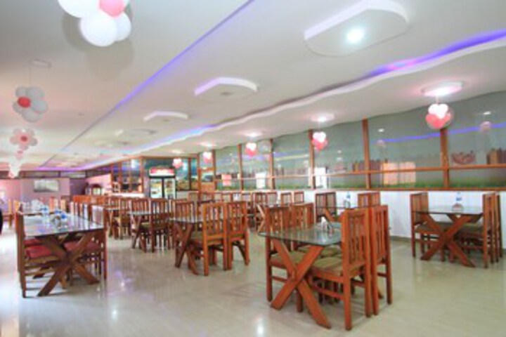 Dining 10 of 21