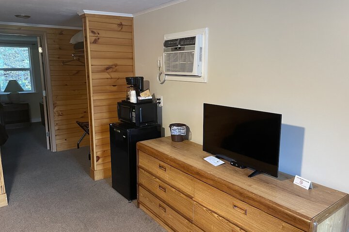 Room 11 of 37