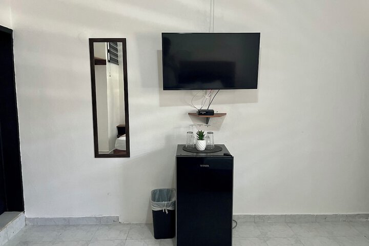 Room 27 of 108