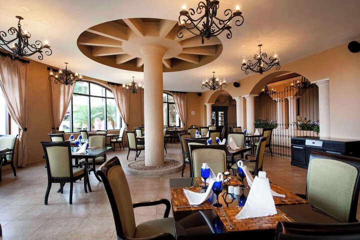 Dining 96 of 163