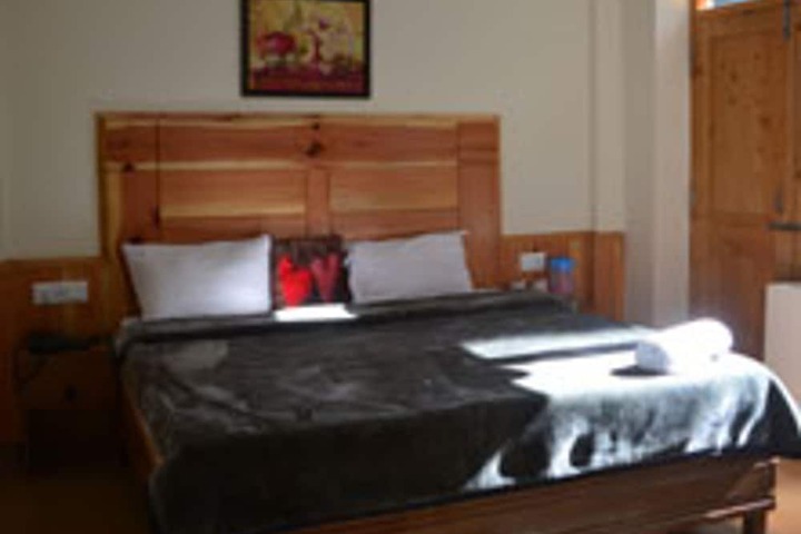 Room 33 of 47