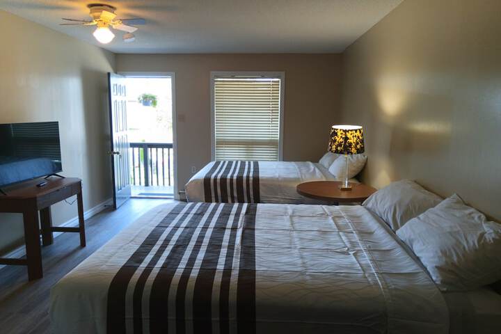 Comfort Double Room 2 Queen Beds Balcony (7 of 11)