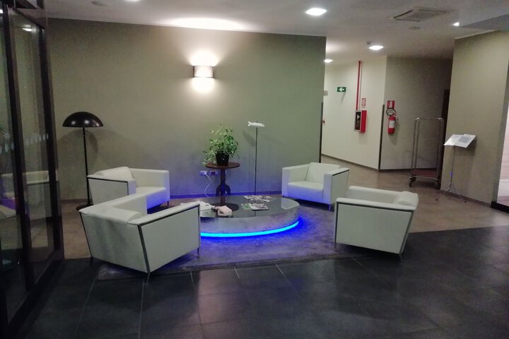 Guest Lobby