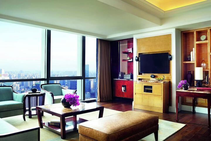 Room 43 of 122
