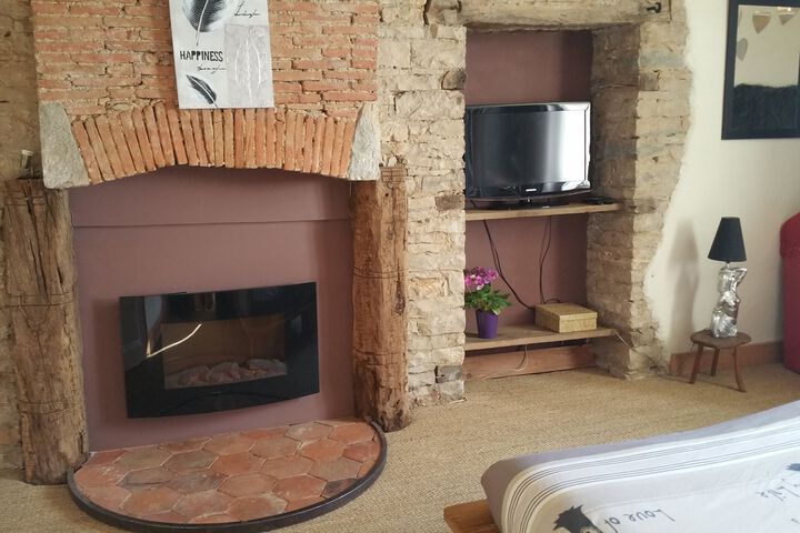 Room 6 of 9