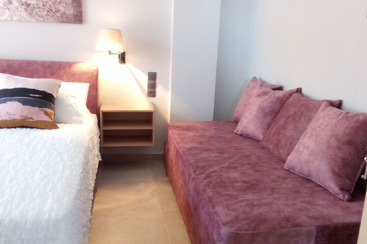 Room 42 of 61