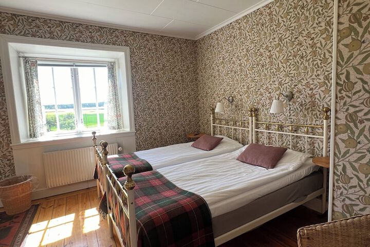 Room 6 of 43