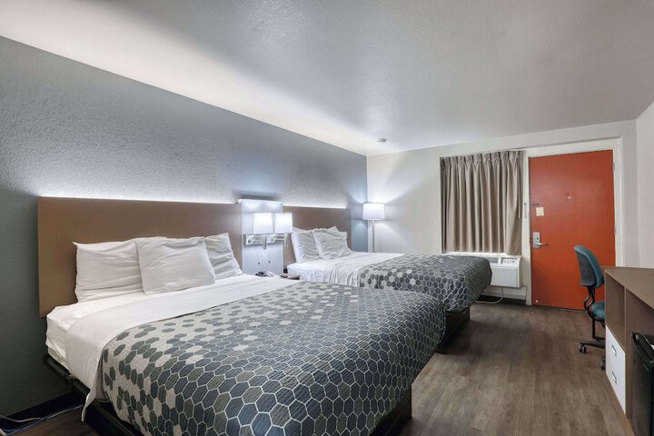 1 Queen Bed (14 of 29)