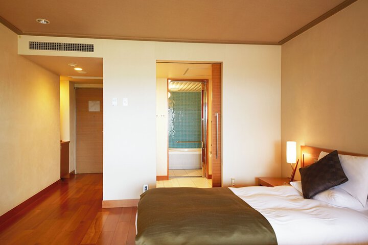 Room 63 of 98