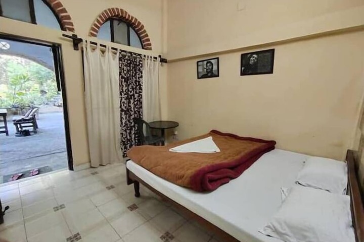 Room 4 of 15