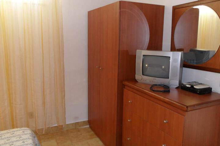 Room 7 of 62