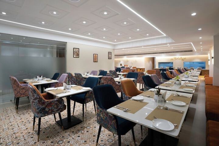 Dining 19 of 24
