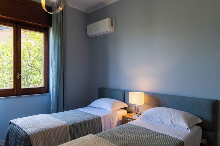 Room 25 of 65