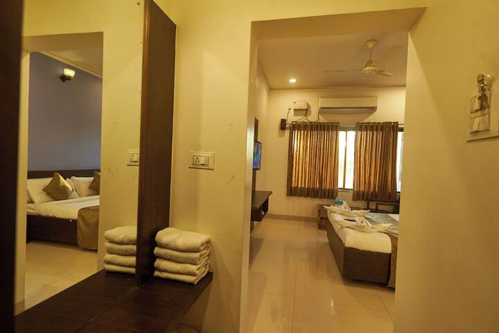 Room 9 of 20