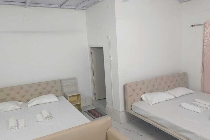 Room 5 of 25