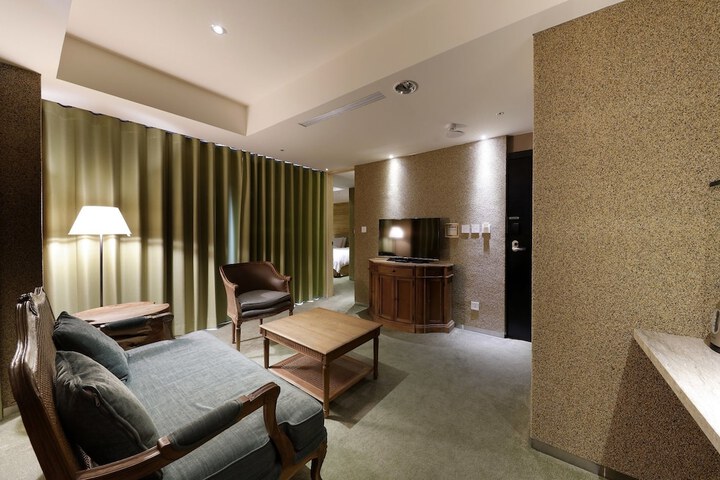 Room 53 of 105