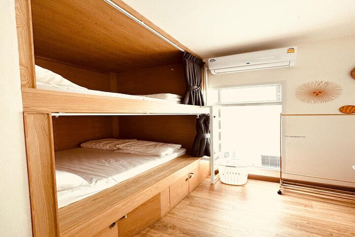 Room 6 of 32