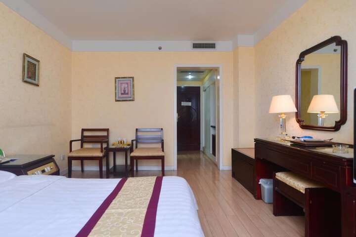 Room 9 of 36