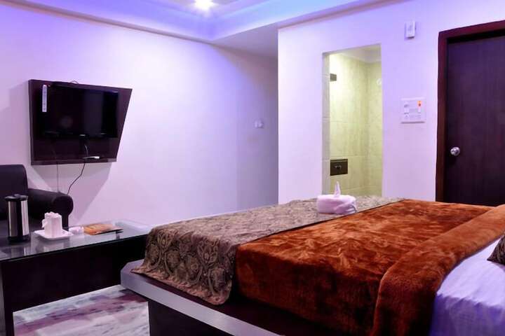 Room 3 of 30