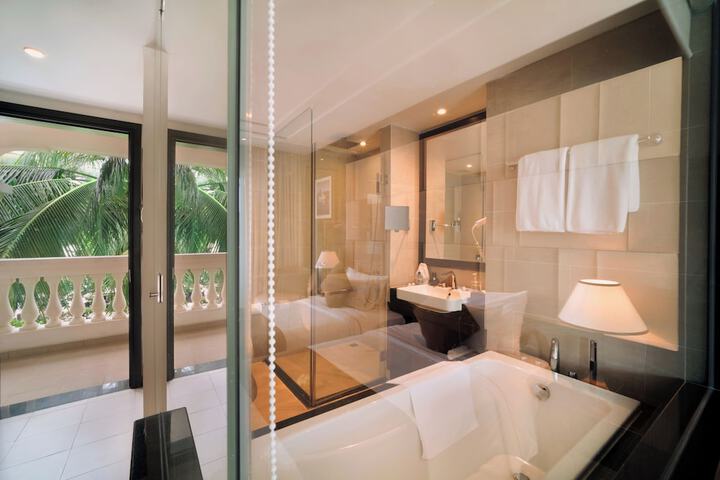 Room 25 of 70