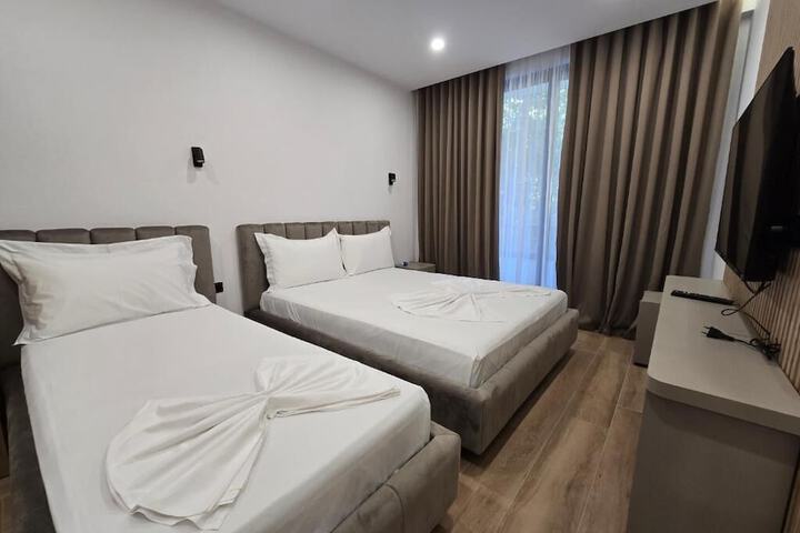 Room 9 of 46