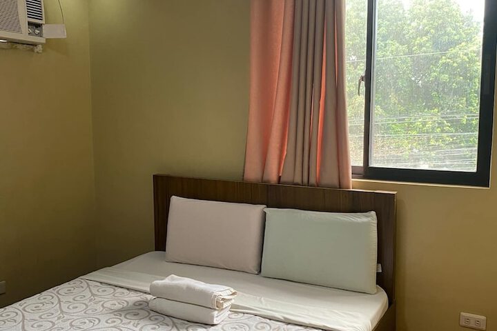 Room 11 of 25