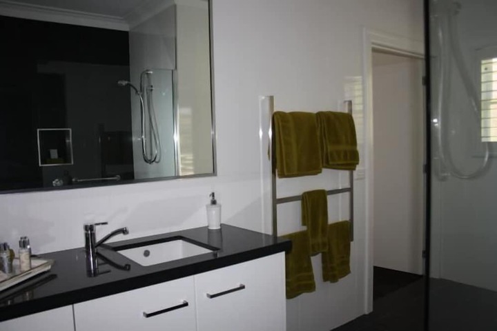 Room 10 of 26